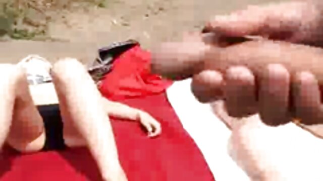 hd :  Perverzna plavokosa beba koristi seks igračku dok uzima analni besplatni pornjici Seksi porno video 