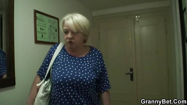 hd :  Sparni sexpot veseli bradatog najbolji besplatni pornići partnera odličnim pušenjem Seksi porno video 