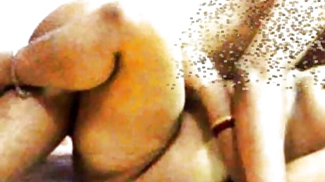 hd :  Para djevojaka s fakulteta požudno se udaraju Seksi porno video 