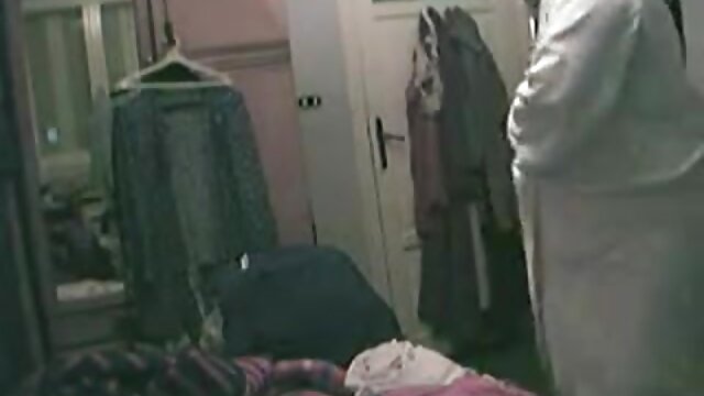 hd :  Slatka djevojka duboko grli na  masivnom tvrdom kurac Seksi porno video 
