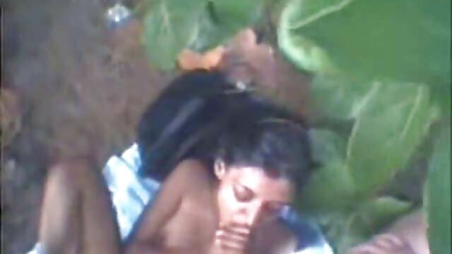 hd :  Zaobljena draga  u crnim najlonkama od veselja jaše debeli šong Seksi porno video 