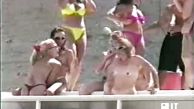hd :  Obješeni dečko jebe  pohotnu maćehu i njezinu kćer Seksi porno video 