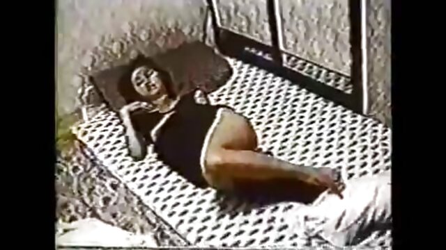 hd :  Jedan  sretni momak lupa tri nevjerojatno zgodne tinejdžerke Seksi porno video 