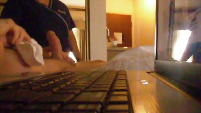 hd :  Prsata plavuša besplatni pornjici sa savršenom zadnjicom se analno buši Seksi porno video 