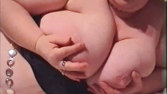 hd :  Začinjena slobodni pornići latino djevojka prima kurac polubrata u usta i mačku Seksi porno video 