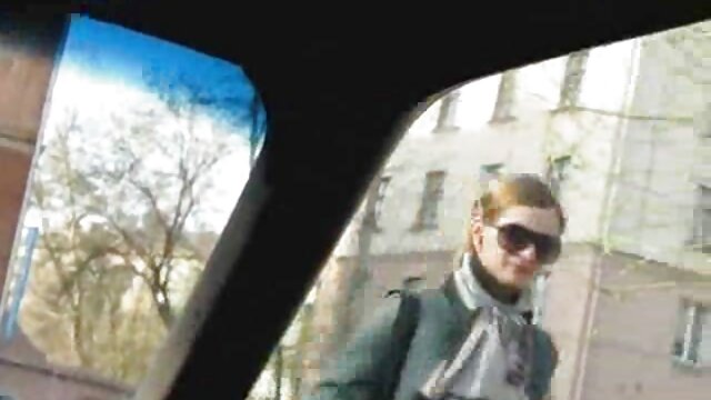 hd :  Gola slanica diže  noge dok masturbira Seksi porno video 