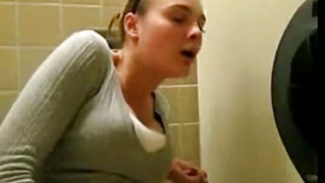 hd :  Napaljeni dječak snima u POV  seksu sa zgodnom djevojkom Seksi porno video 
