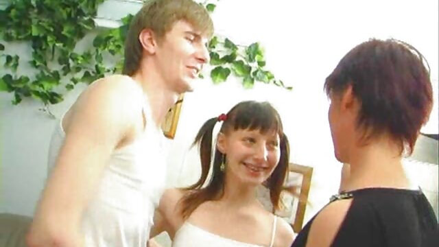hd :  Ginger cougar je  u vrućini i voli mlade i dobro obješene dečke Seksi porno video 